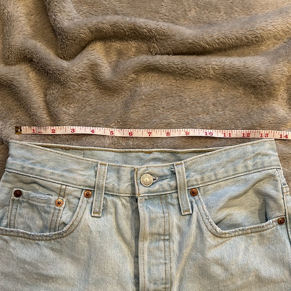 Levi’s 501 Shorts - Picture 4 of 6